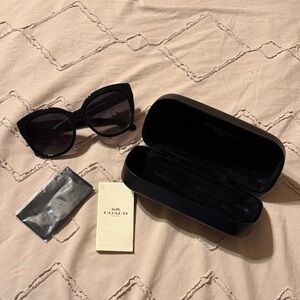 Coach Elegant Black Sunglasses